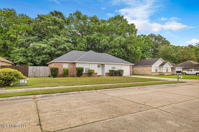 414 Woodward Drive, Ocean Springs, MS 39564