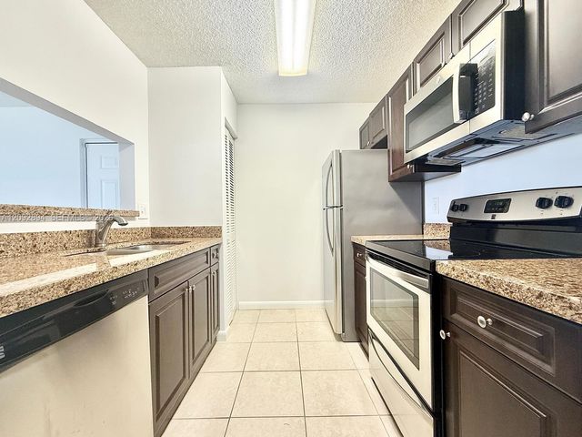 1739 Village Boulevard 206, West Palm Beach, FL 33409