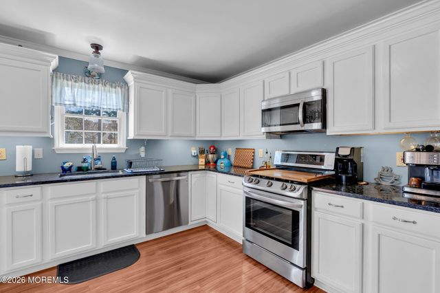 1632 Commonwealth Boulevard, Toms River, NJ 08757