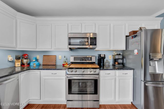 1632 Commonwealth Boulevard, Toms River, NJ 08757