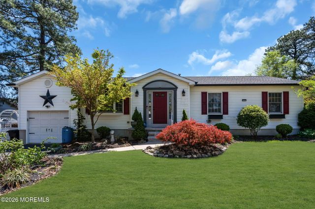 1632 Commonwealth Boulevard, Toms River, NJ 08757