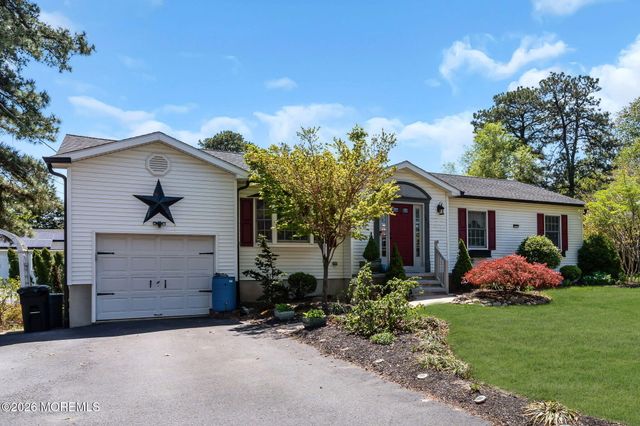 1632 Commonwealth Boulevard, Toms River, NJ 08757