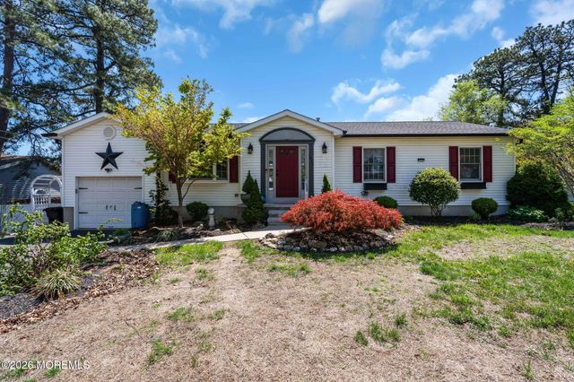 1632 Commonwealth Boulevard, Toms River, NJ 08757