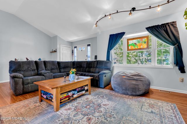 1632 Commonwealth Boulevard, Toms River, NJ 08757