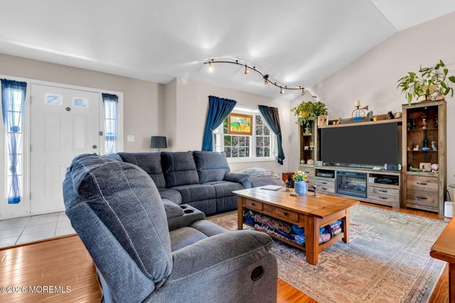 1632 Commonwealth Boulevard, Toms River, NJ 08757