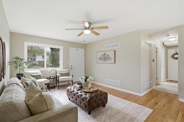 5200 S Delaware Avenue, Independence, MO 64055