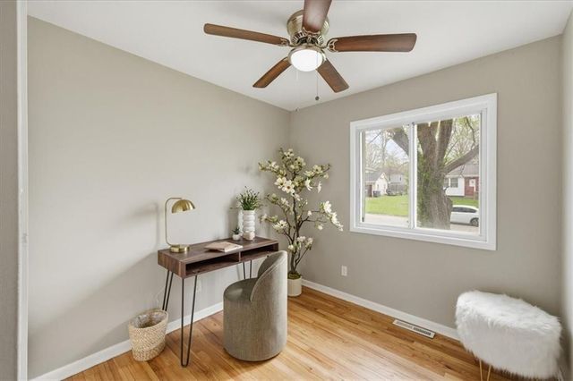 5200 S Delaware Avenue, Independence, MO 64055