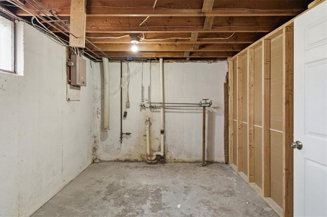 5200 S Delaware Avenue, Independence, MO 64055