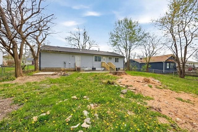 5200 S Delaware Avenue, Independence, MO 64055
