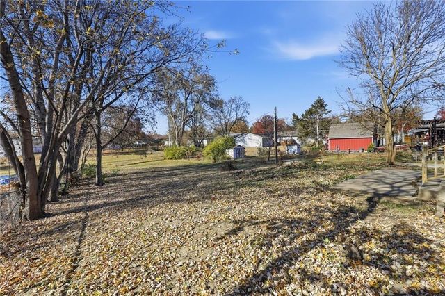 5200 S Delaware Avenue, Independence, MO 64055