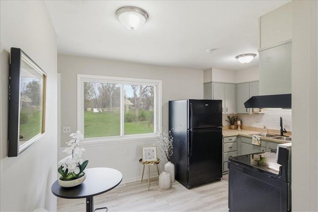 5200 S Delaware Avenue, Independence, MO 64055