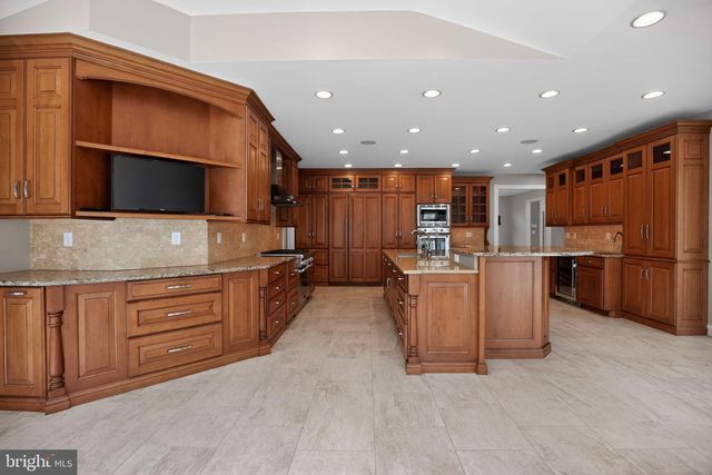 9 WINDING WAY, Mullica Hill, NJ 08062