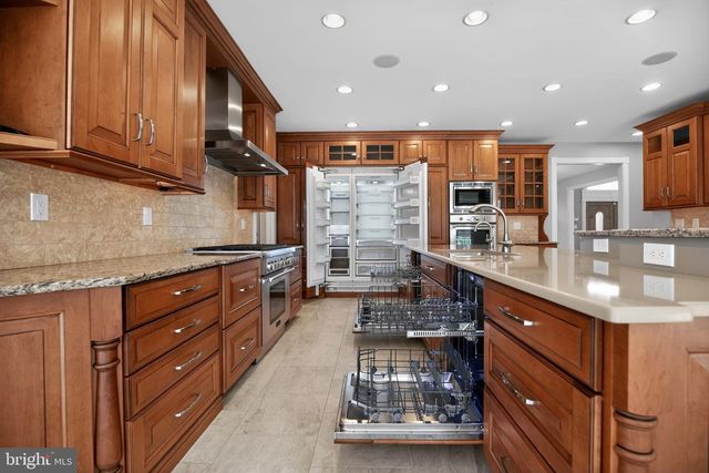 9 WINDING WAY, Mullica Hill, NJ 08062