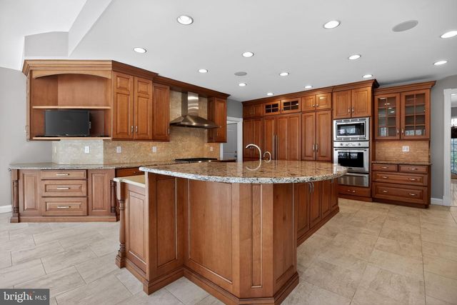 9 WINDING WAY, Mullica Hill, NJ 08062