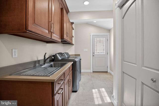 9 WINDING WAY, Mullica Hill, NJ 08062