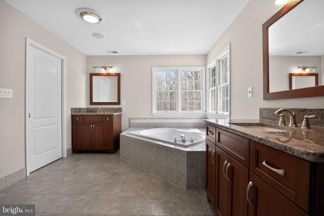 9 WINDING WAY, Mullica Hill, NJ 08062