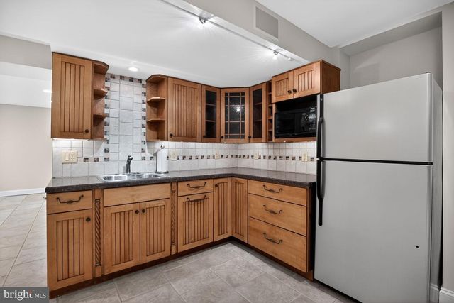 9 WINDING WAY, Mullica Hill, NJ 08062