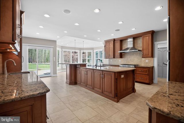 9 WINDING WAY, Mullica Hill, NJ 08062