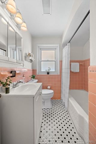 3721 Clifton Avenue, St Louis, MO 63109