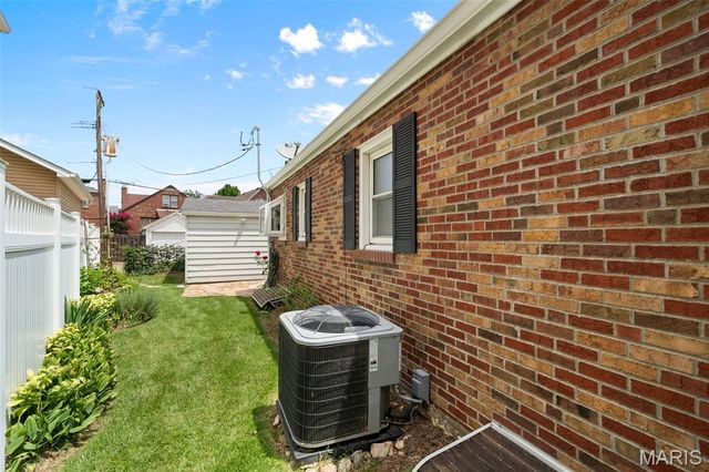 3721 Clifton Avenue, St Louis, MO 63109