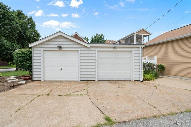 3721 Clifton Avenue, St Louis, MO 63109