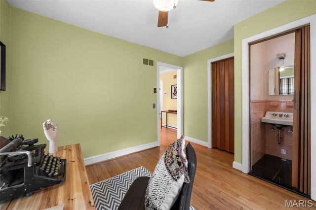 3721 Clifton Avenue, St Louis, MO 63109