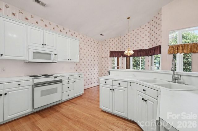 5423 Dunedin Lane, Charlotte, NC 28270