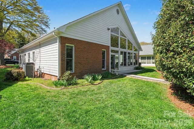 5423 Dunedin Lane, Charlotte, NC 28270