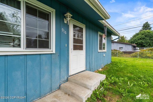 914 Boyd Street, Anchorage, AK 99501