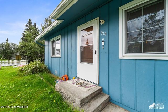 914 Boyd Street, Anchorage, AK 99501
