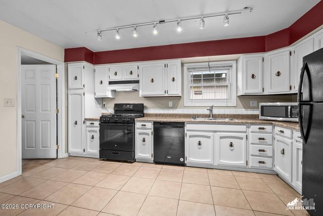 914 Boyd Street, Anchorage, AK 99501