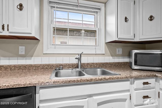 914 Boyd Street, Anchorage, AK 99501