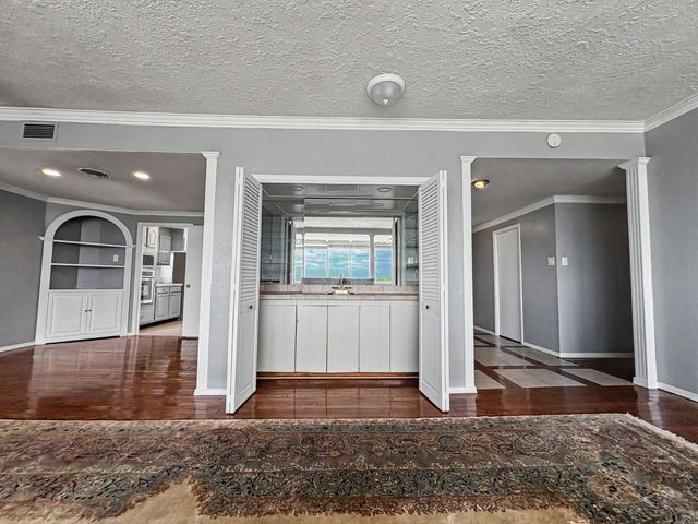 600 Alcalde Place SW 6C, Albuquerque, NM 87104