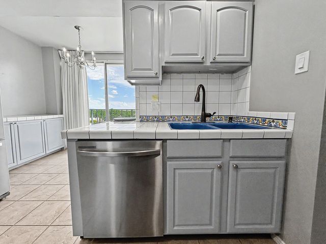 600 Alcalde Place SW 6C, Albuquerque, NM 87104