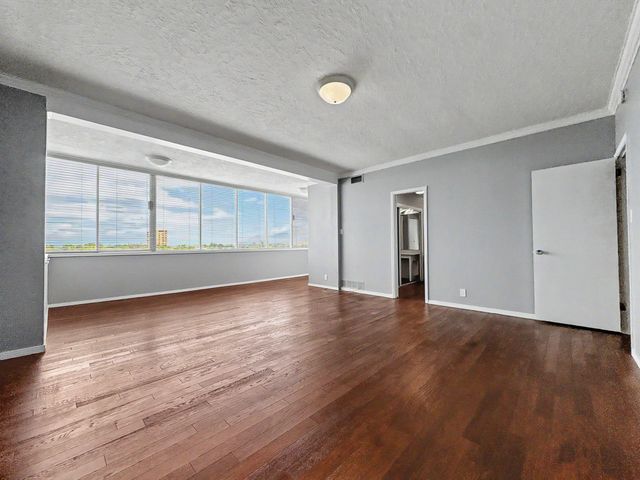 600 Alcalde Place SW 6C, Albuquerque, NM 87104