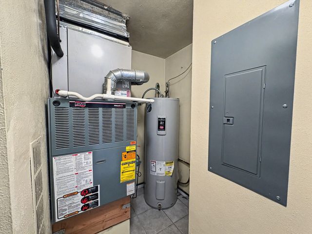 600 Alcalde Place SW 6C, Albuquerque, NM 87104