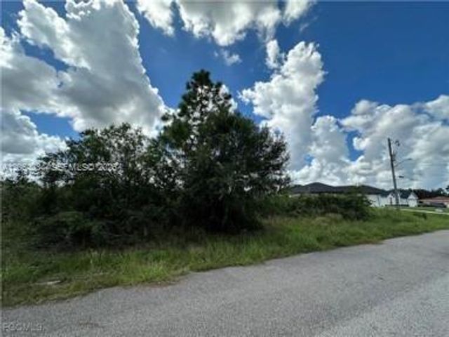 2905 W 55 STREET, Lehigh Acres, FL 33971