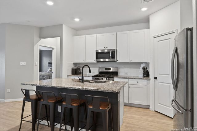 5877 Companion Loop, Bulverde, TX 78163