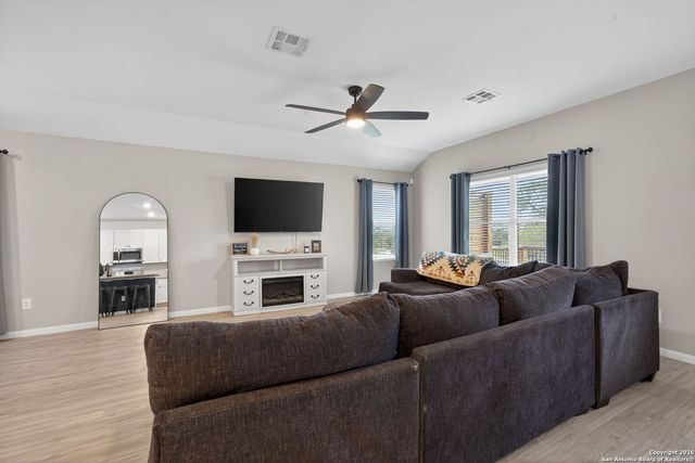 5877 Companion Loop, Bulverde, TX 78163