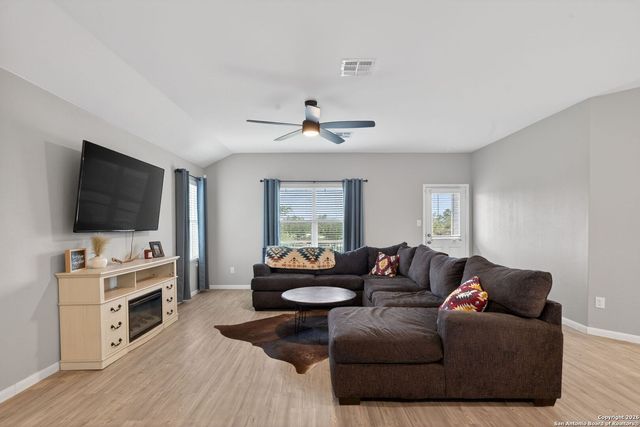 5877 Companion Loop, Bulverde, TX 78163