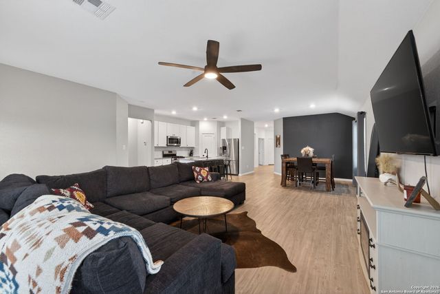 5877 Companion Loop, Bulverde, TX 78163