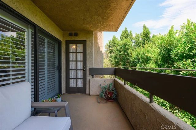 640 S Lake 203, Pasadena, CA 91106