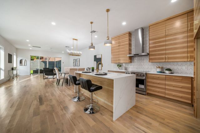 734 Cedar Hill Avenue, Dallas, TX 75208