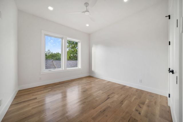 734 Cedar Hill Avenue, Dallas, TX 75208