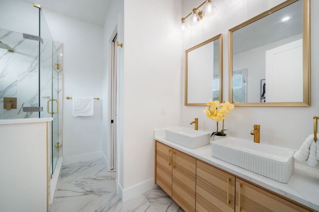 734 Cedar Hill Avenue, Dallas, TX 75208
