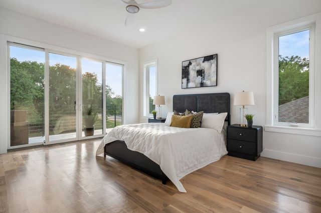 734 Cedar Hill Avenue, Dallas, TX 75208