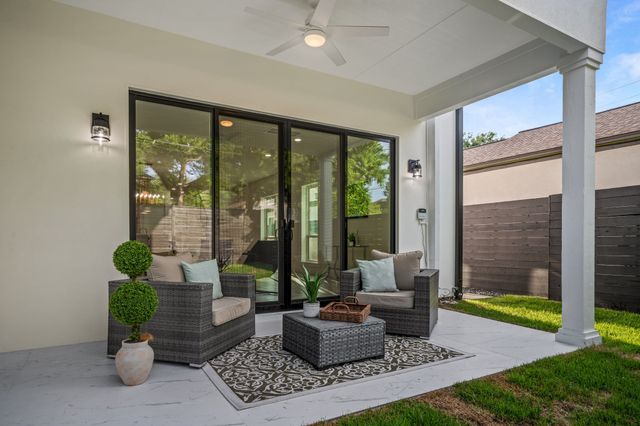 734 Cedar Hill Avenue, Dallas, TX 75208