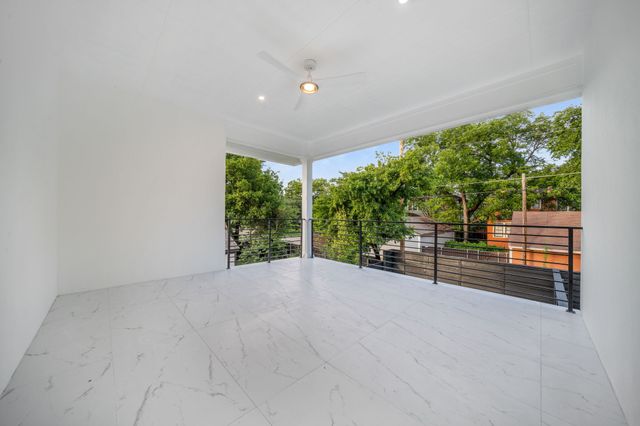 734 Cedar Hill Avenue, Dallas, TX 75208
