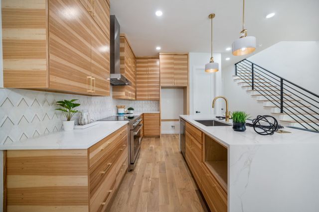 734 Cedar Hill Avenue, Dallas, TX 75208