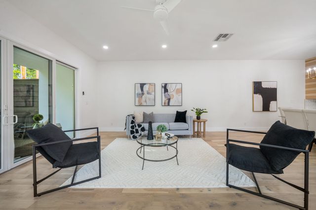 734 Cedar Hill Avenue, Dallas, TX 75208
